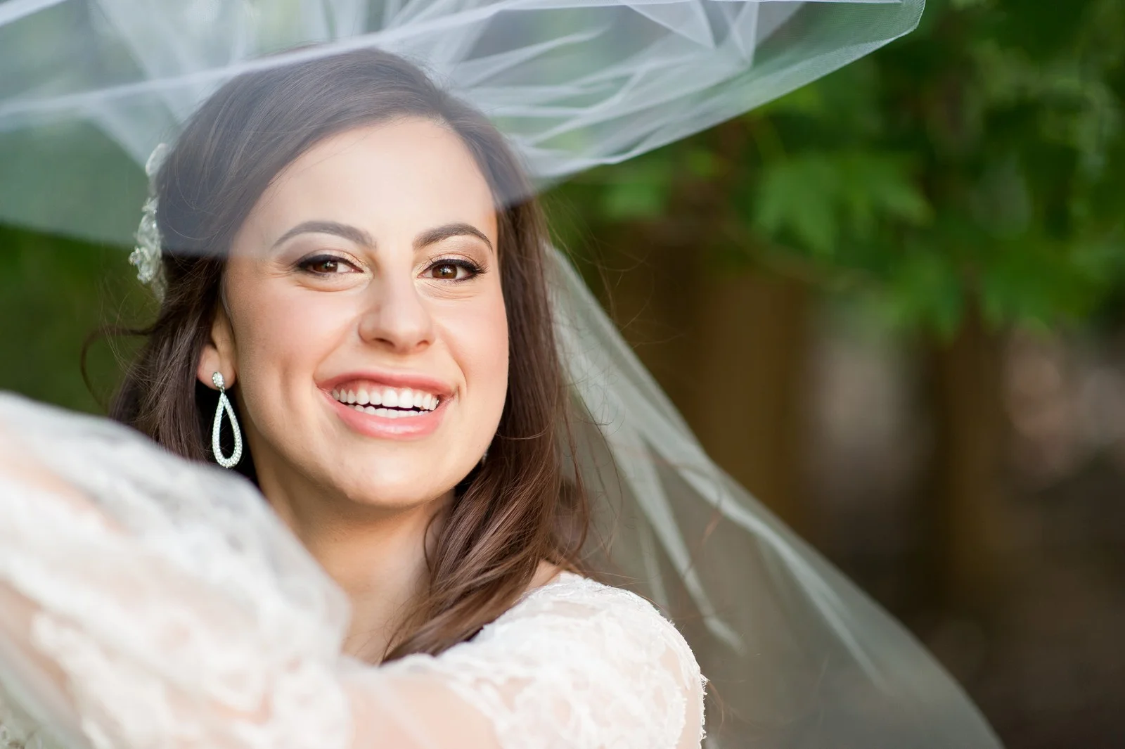Josh and Michelle’s Modern Jewish Wedding at Congregation Keter Torah, Teaneck, New Jersey Photos by Chaim Schvarcz, Bride Portraits