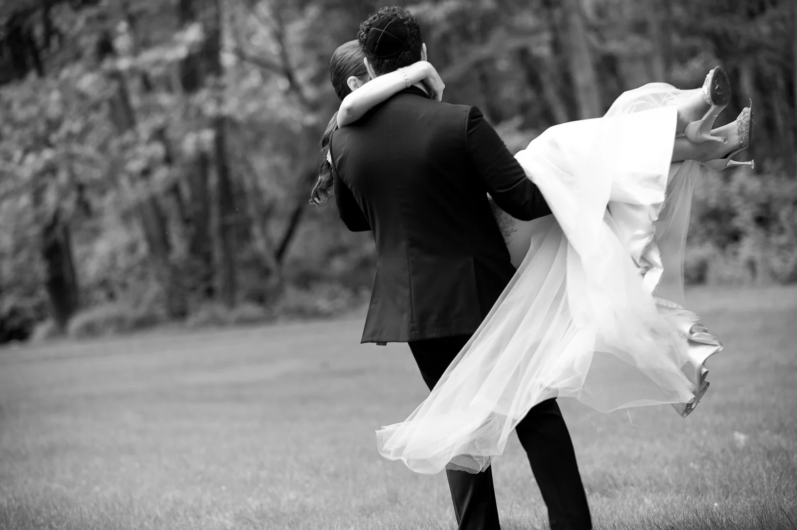 Yoey and Aaron's Memorial Day Modern Jewish Wedding at Anthony's Pier 9, New Windsor, NY Photos by Chaim Schvarcz bride groom dance spin