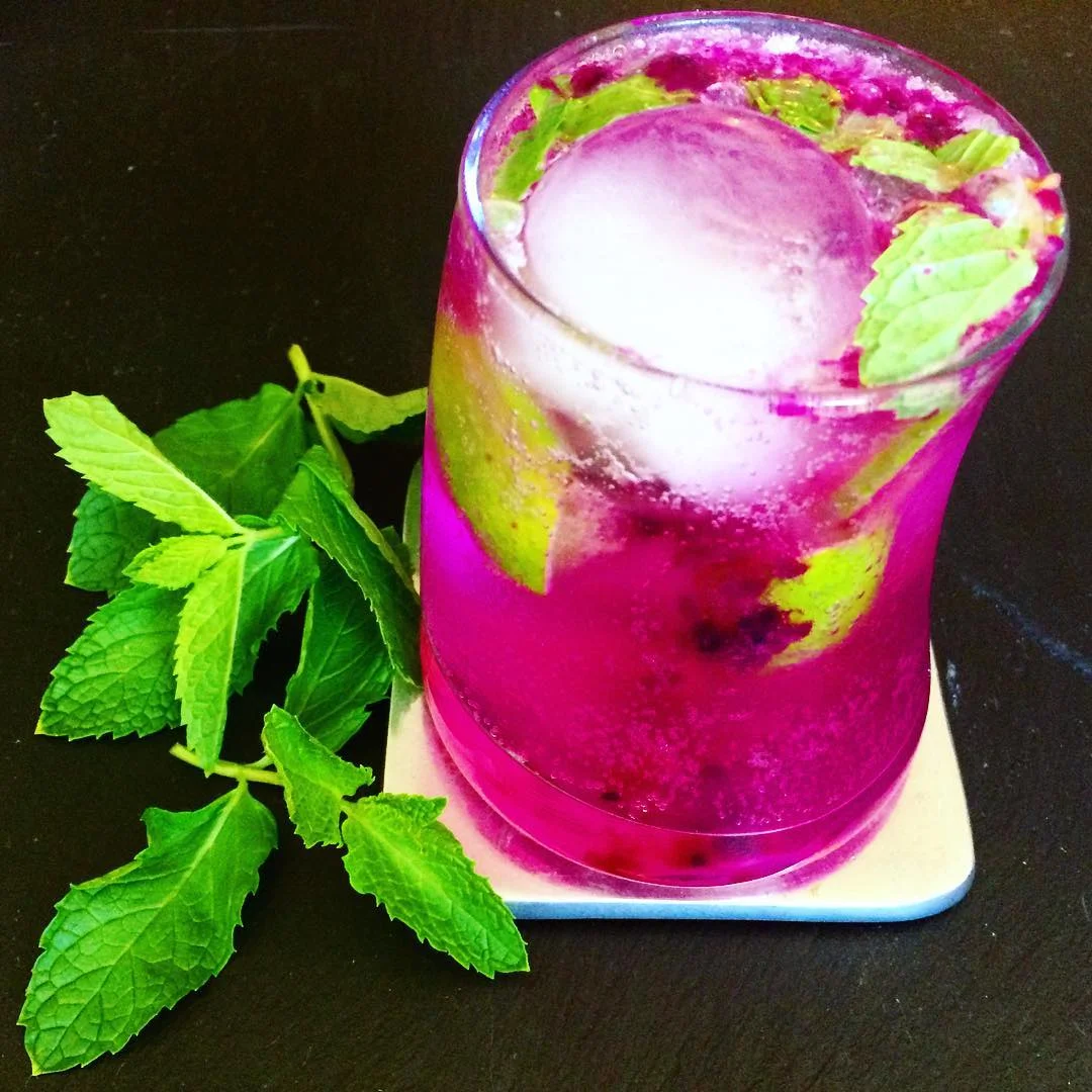 Dragonfruit Lime and Mint Cocktail - chef_ariane