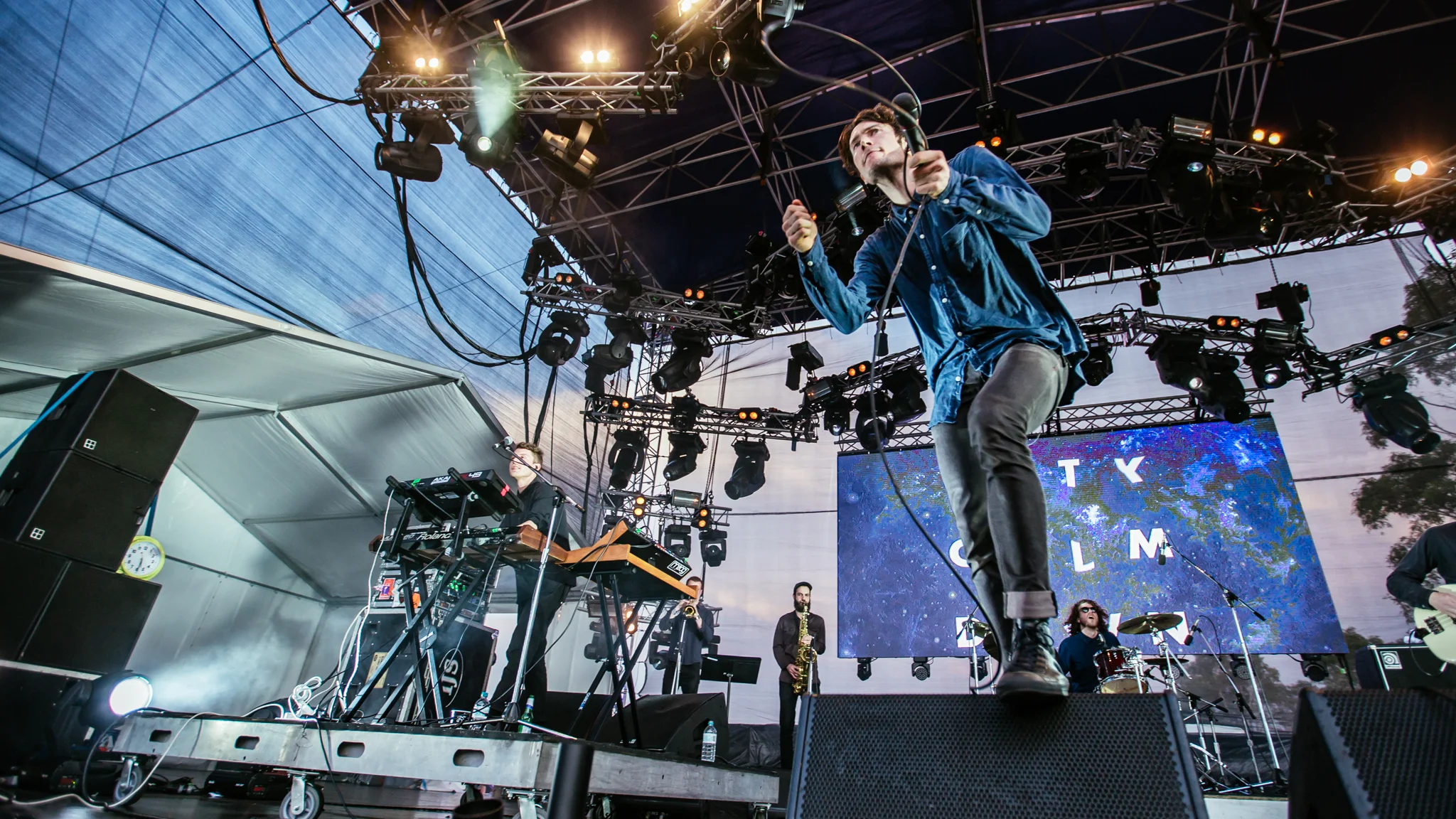 City Calm Down broke into an epic cover of The Smith's ' This Charming Man '.