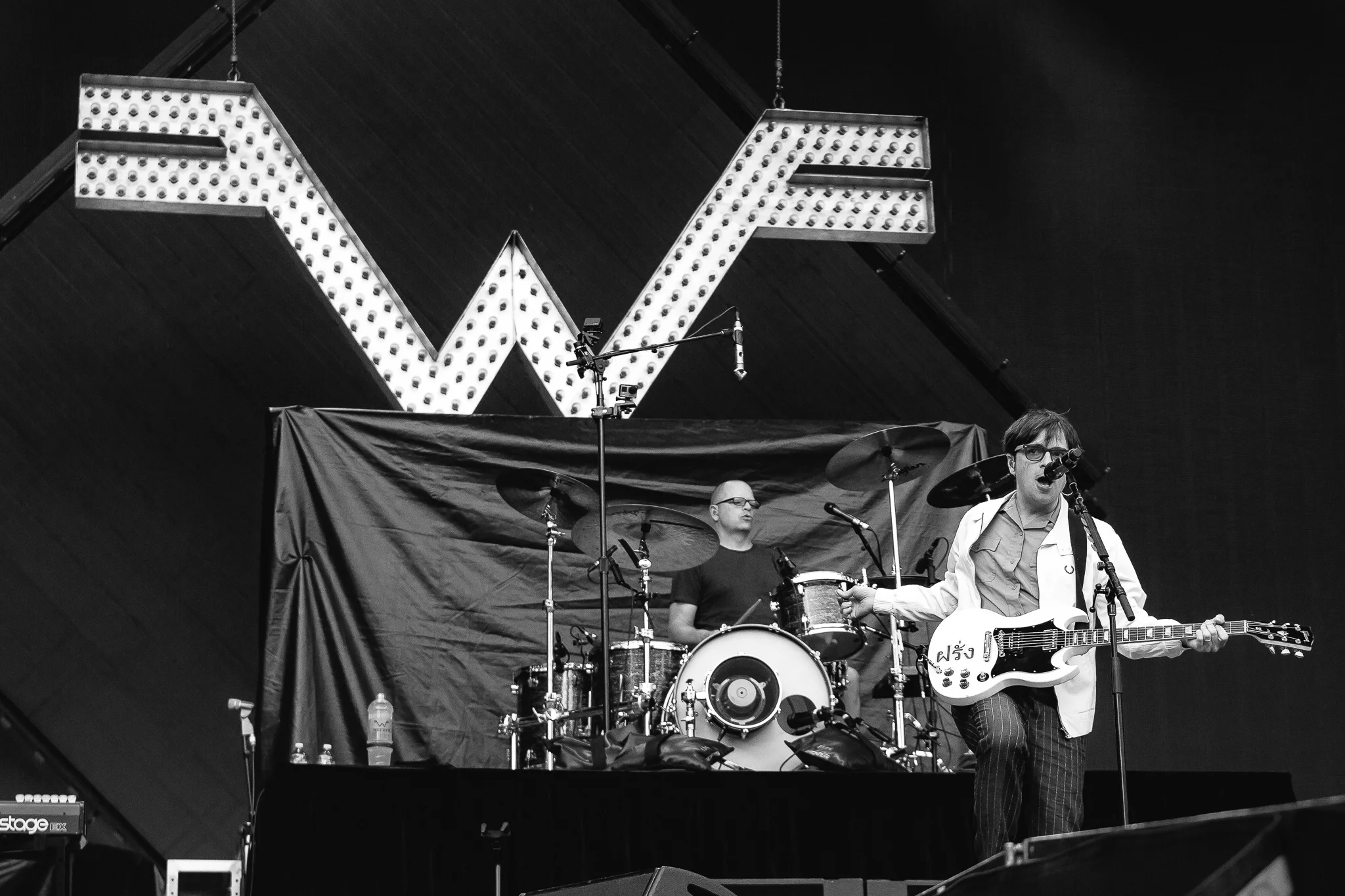 Mitch Lowe Photo - Foo Fighters - Suncorp Stadium-16.jpg