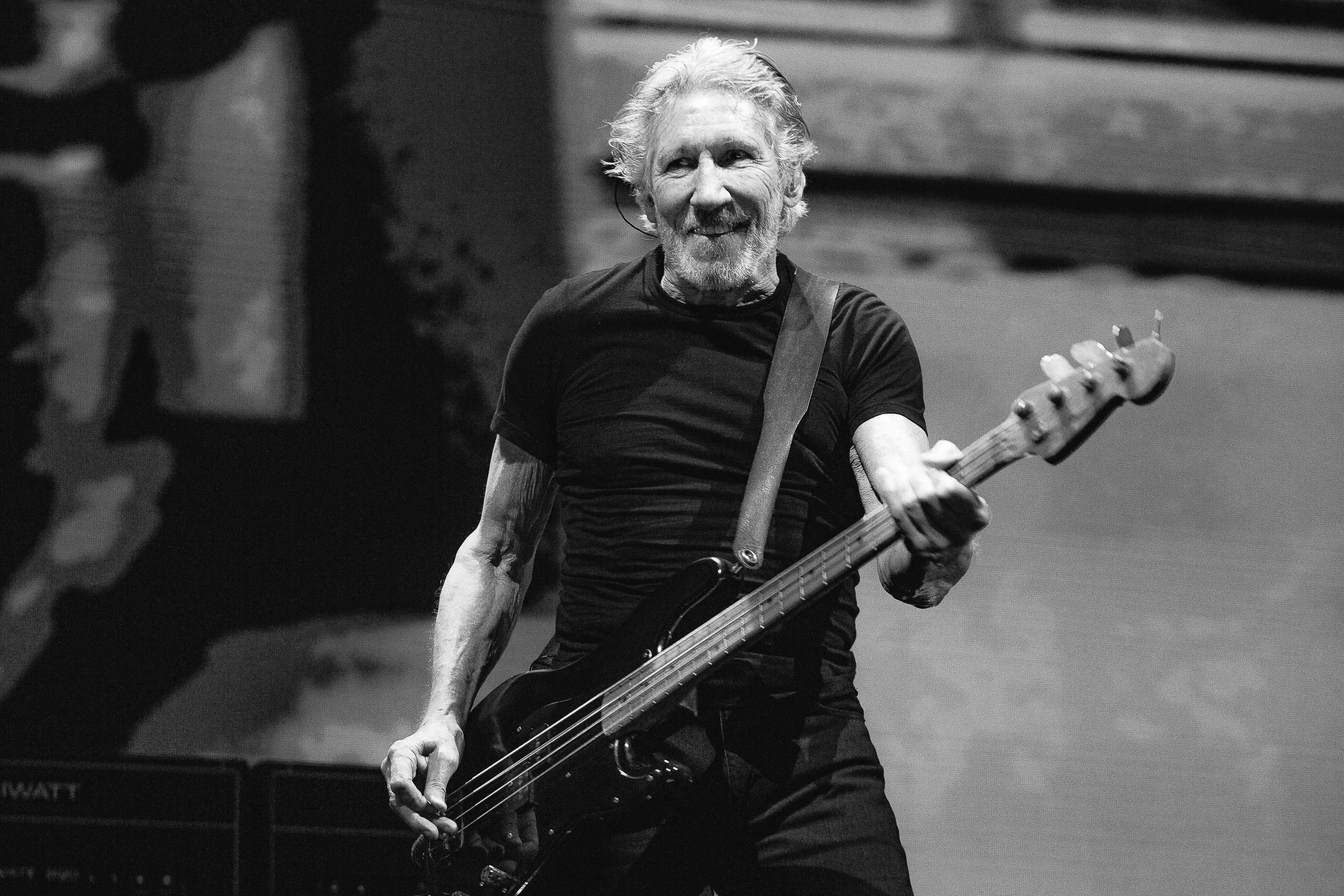 Mitch Lowe Photo - Roger Waters - Brisbane Ent Centre-14.jpg