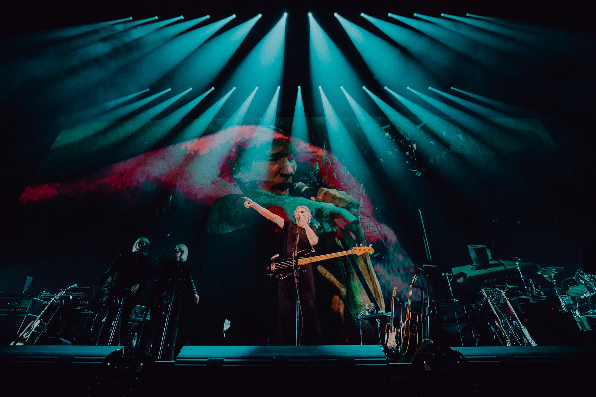 Mitch Lowe Photo - Roger Waters - Brisbane Ent Centre-24.jpg