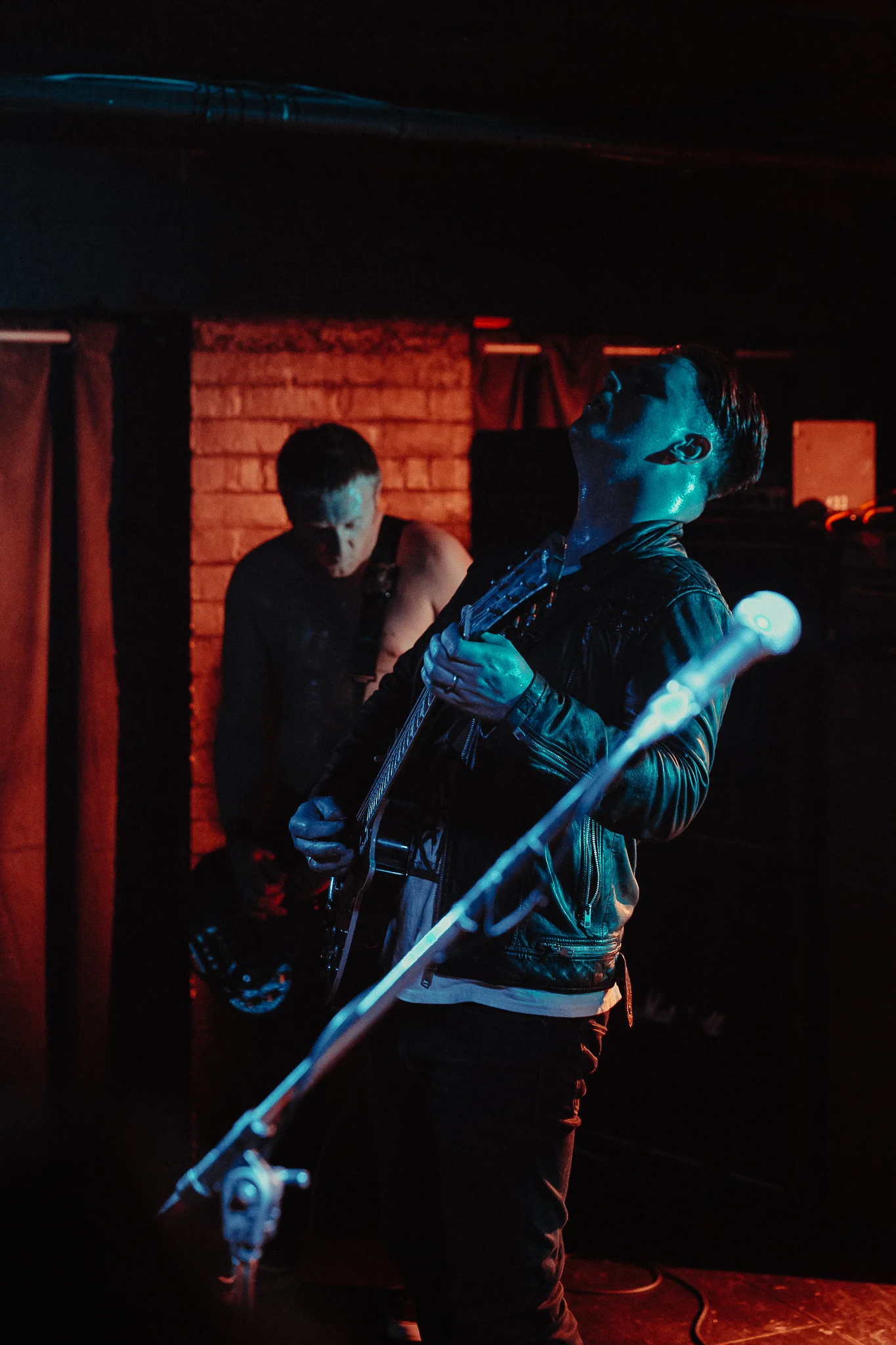 Mitch Lowe Photo - Nails - Crowbar-5.jpg