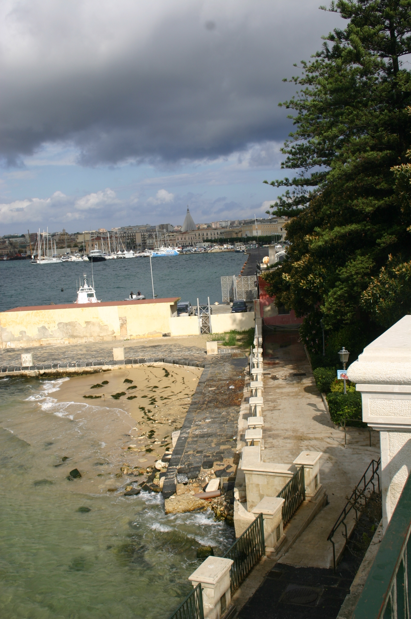  Siracusa as seen from Castelo Maniace, at the southern tip of Ortigia 
