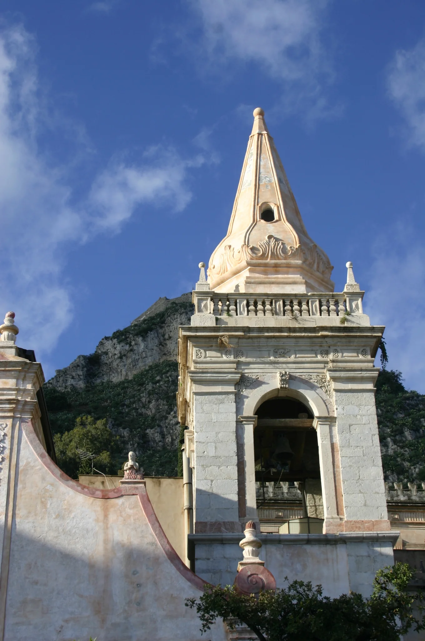  Porta Messina, the entry gate to city 