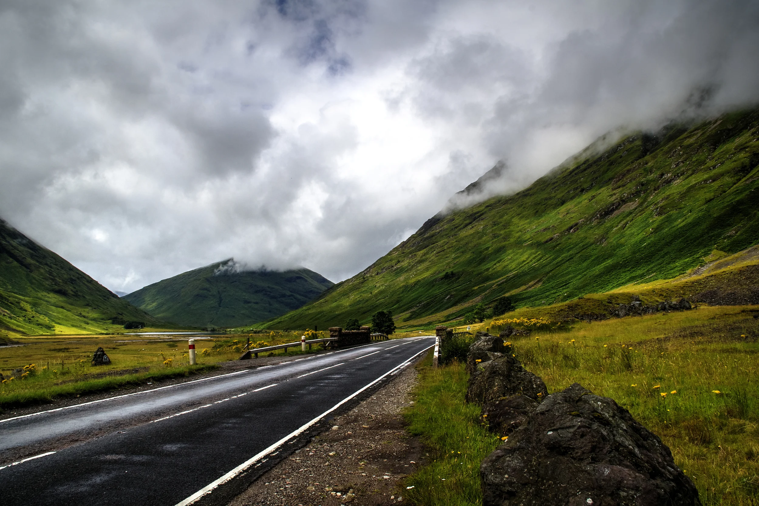 unsplash-roadwgreenhill.jpg