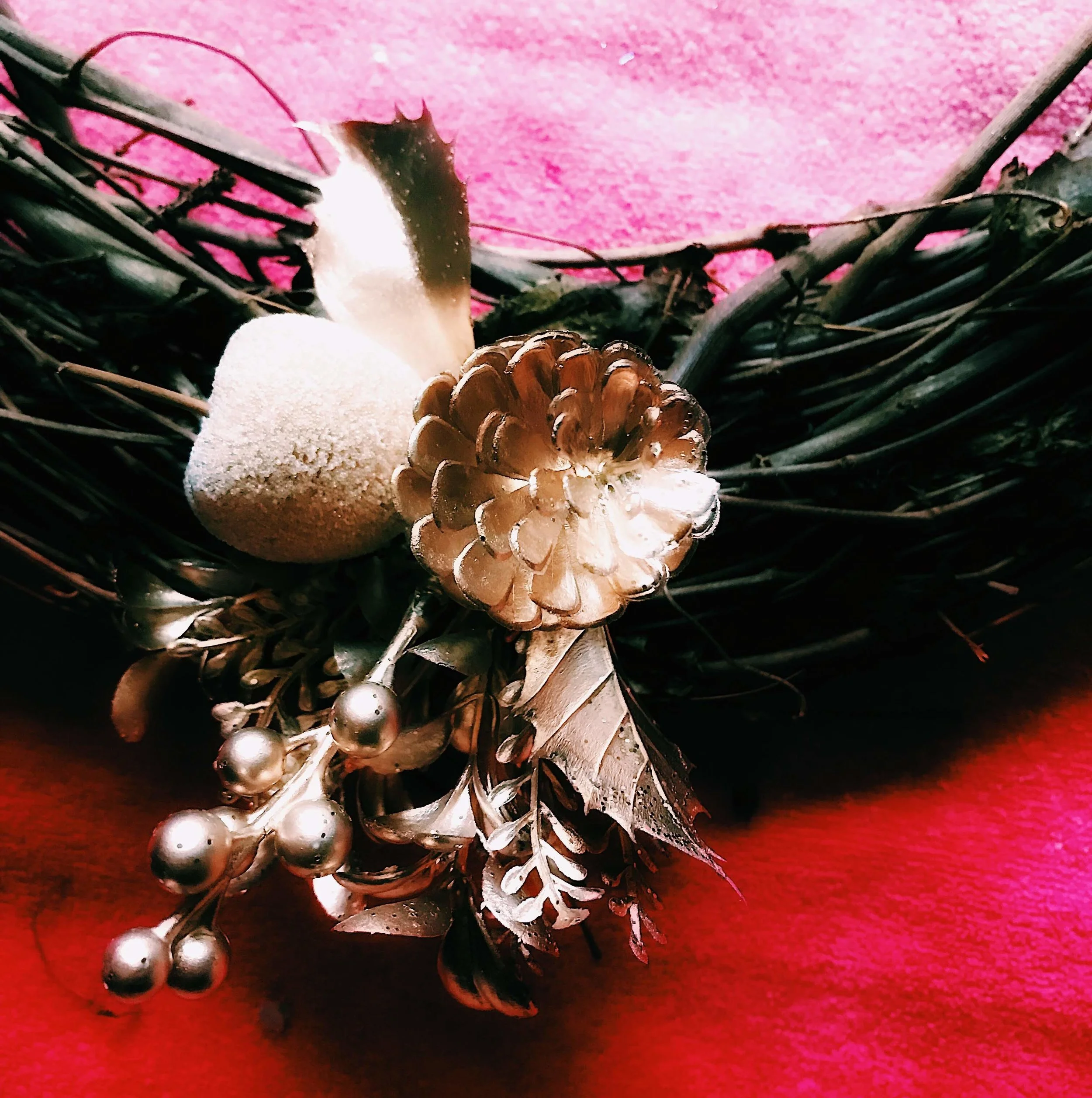Three Heel Clicks - How to Make a Classy Holiday Wreath for $20 (6).jpg