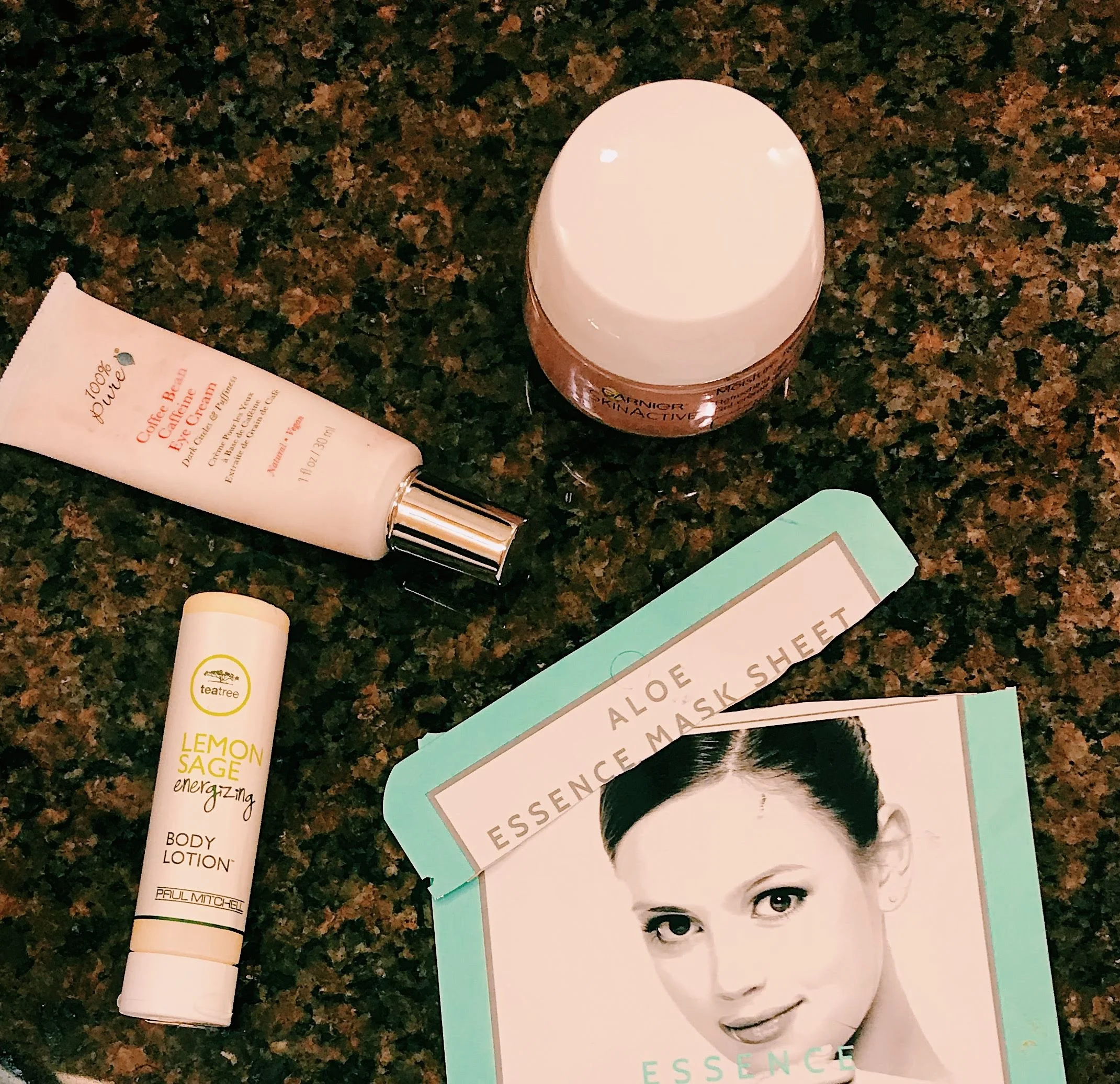 5 on Fridays - Five Skin Loving Actions to do Before You Take a Flight (8).jpg
