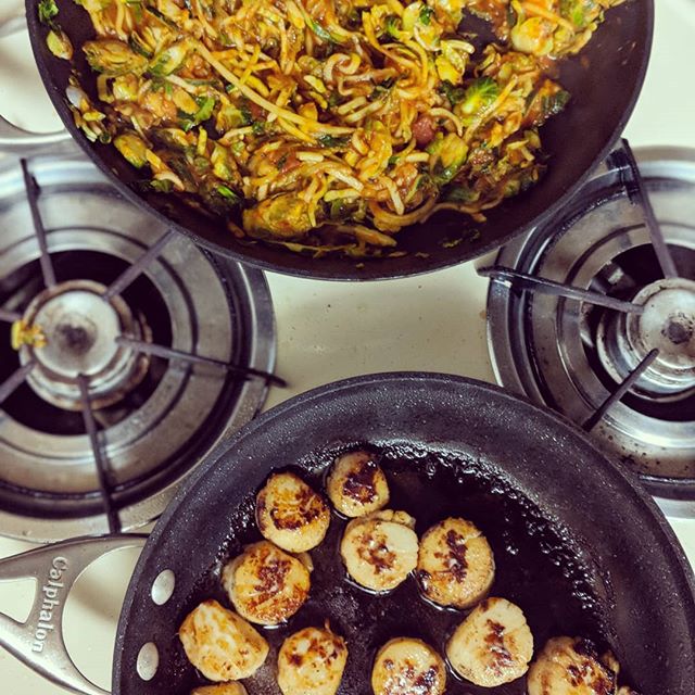 Zucchini brussel sprout noodles with scallops on top! So good tonight!! #vegetables #brusselsprouts #zuchinninoodles #scallops #lowcarb #paleo #dinner #easy #delicious #momtrepreneur #nutritioncoach