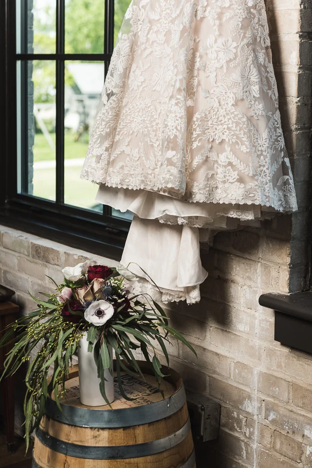 Aly + Joseph / Photography by hitchandsparrow.com