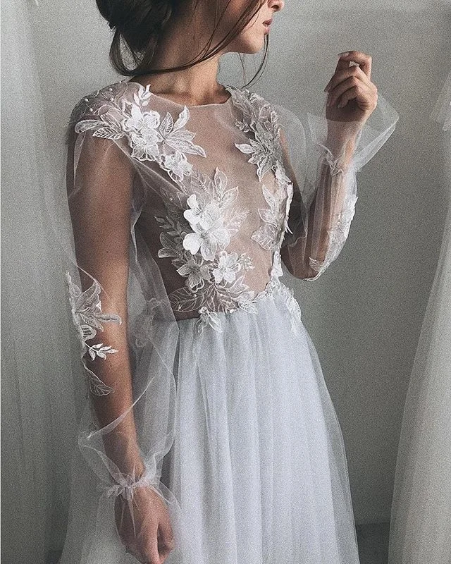 We love the Valentine gown by @ulyana.aster.bridal. Handmade and embroidered in right here in Australia!