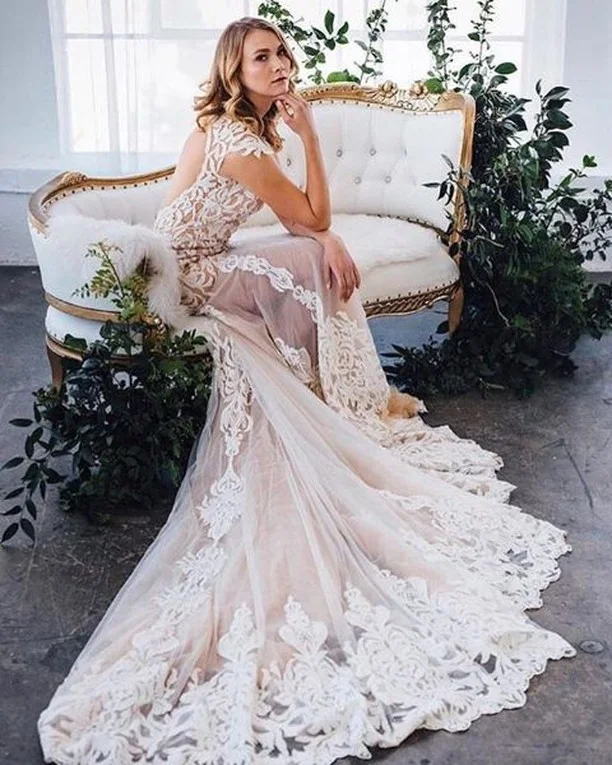 @Abridalaffairbrisbane stocks a wide range of wedding gowns from Australian and International designers like @Callablanchedress. They are now open 7 days a week and their team of bridal specialists will help you find the perfect wedding dress! ⠀
⠀
#a