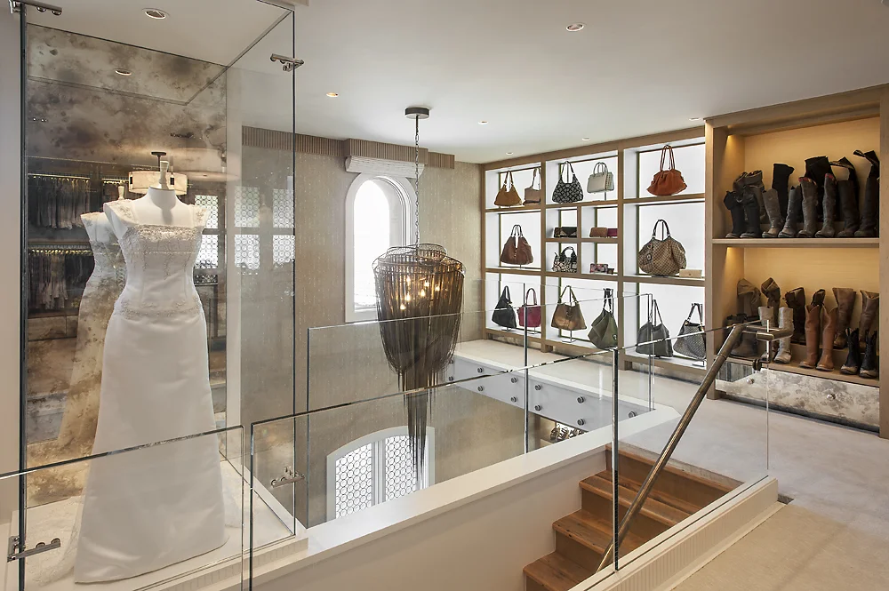 14-029-32 Her Closet 2nd Floor.jpg