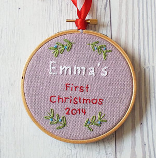 Simply Gifted: Personalized embroidered hoop ornament by Buligaia.