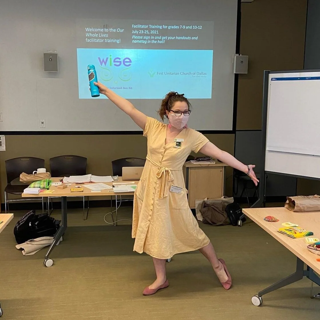 Emmalinda MacLean leads a facilitator training in Dallas with stupendous flair as only she can!