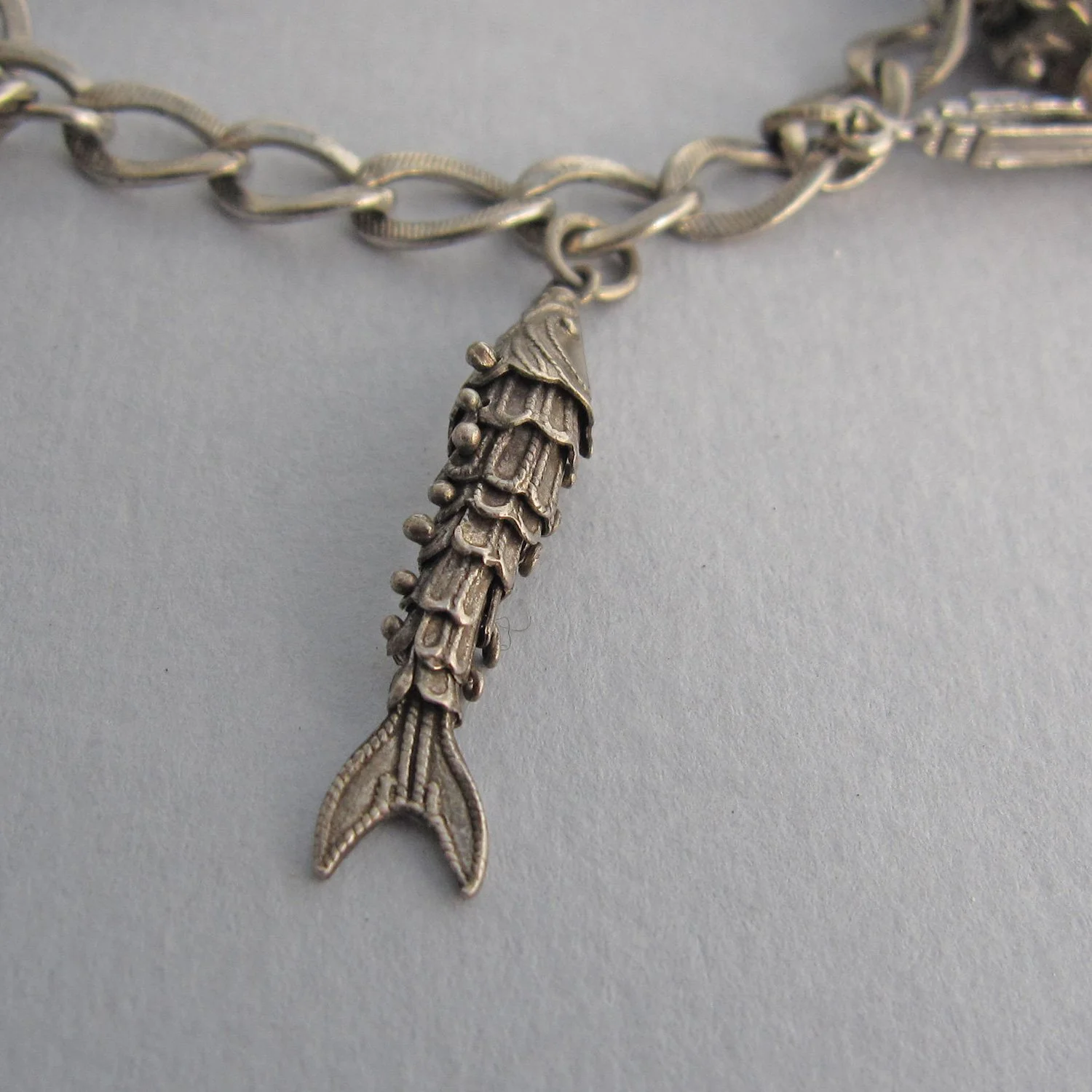 Vintage-silver-charm-bracelet-with-animals-3.jpg
