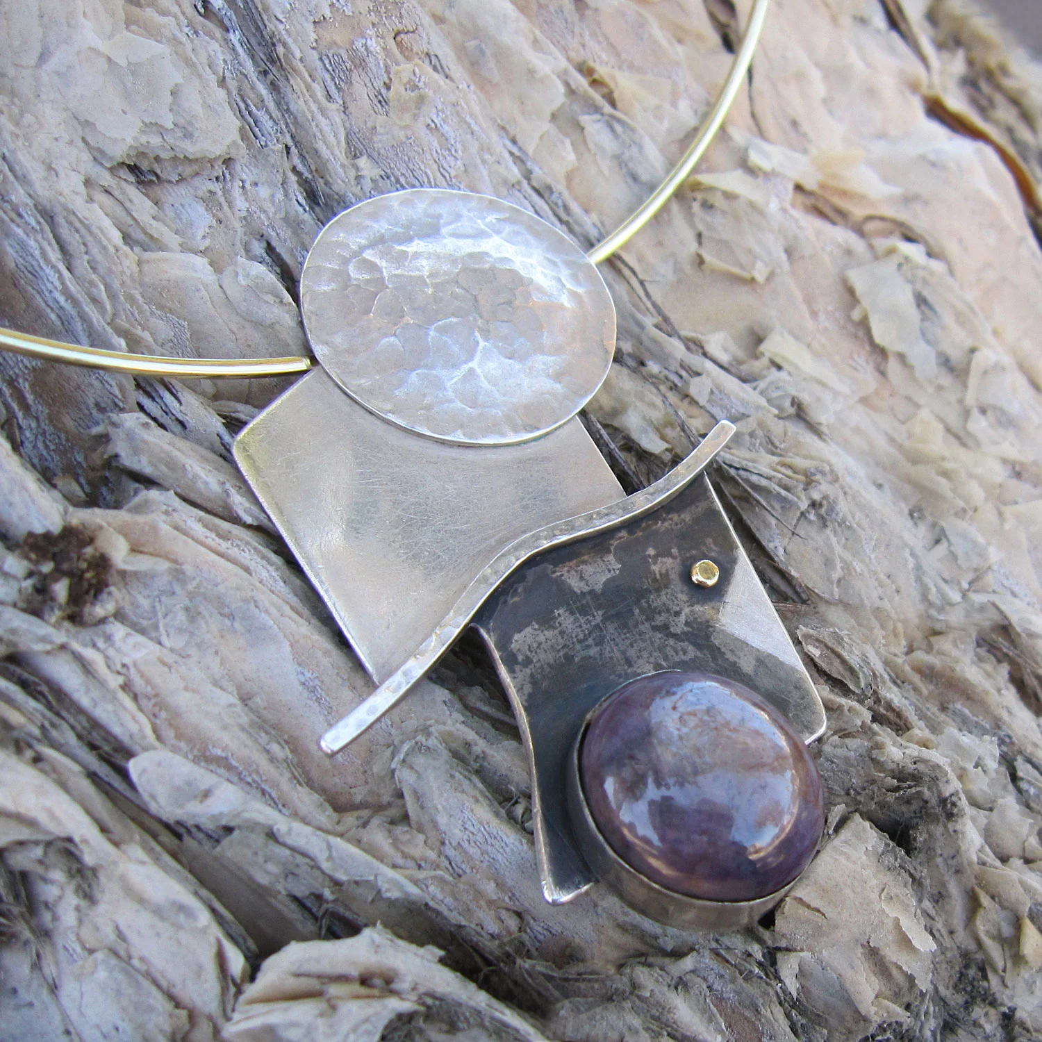 omo pendant