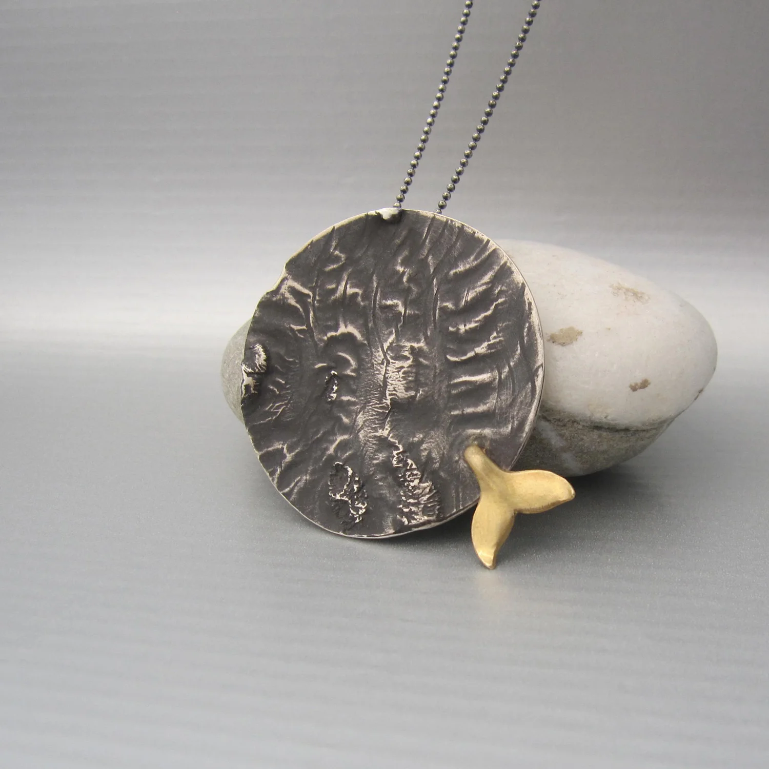 ba-lena-argento-e-bronzo-pendant-1.jpg