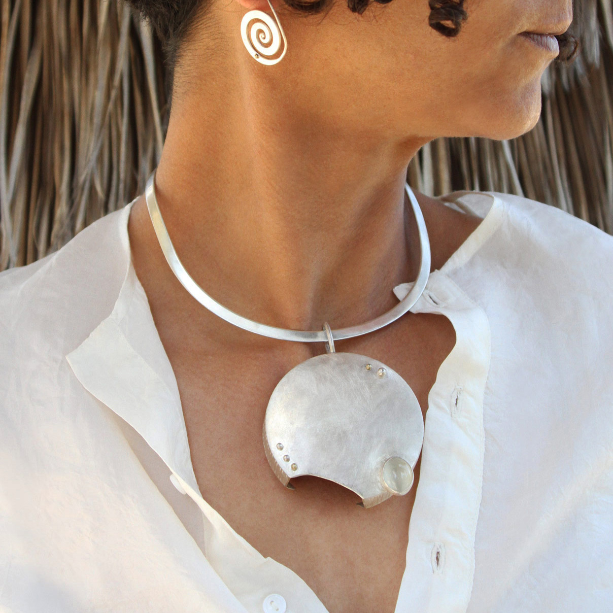 Handmade, one of a kind and a statement, this jewelry pieces is a must have!