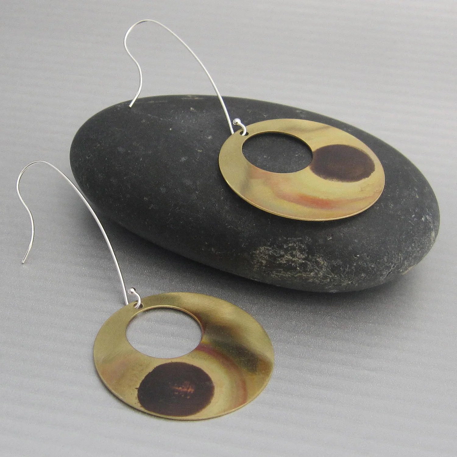 terra con occhio earrings
