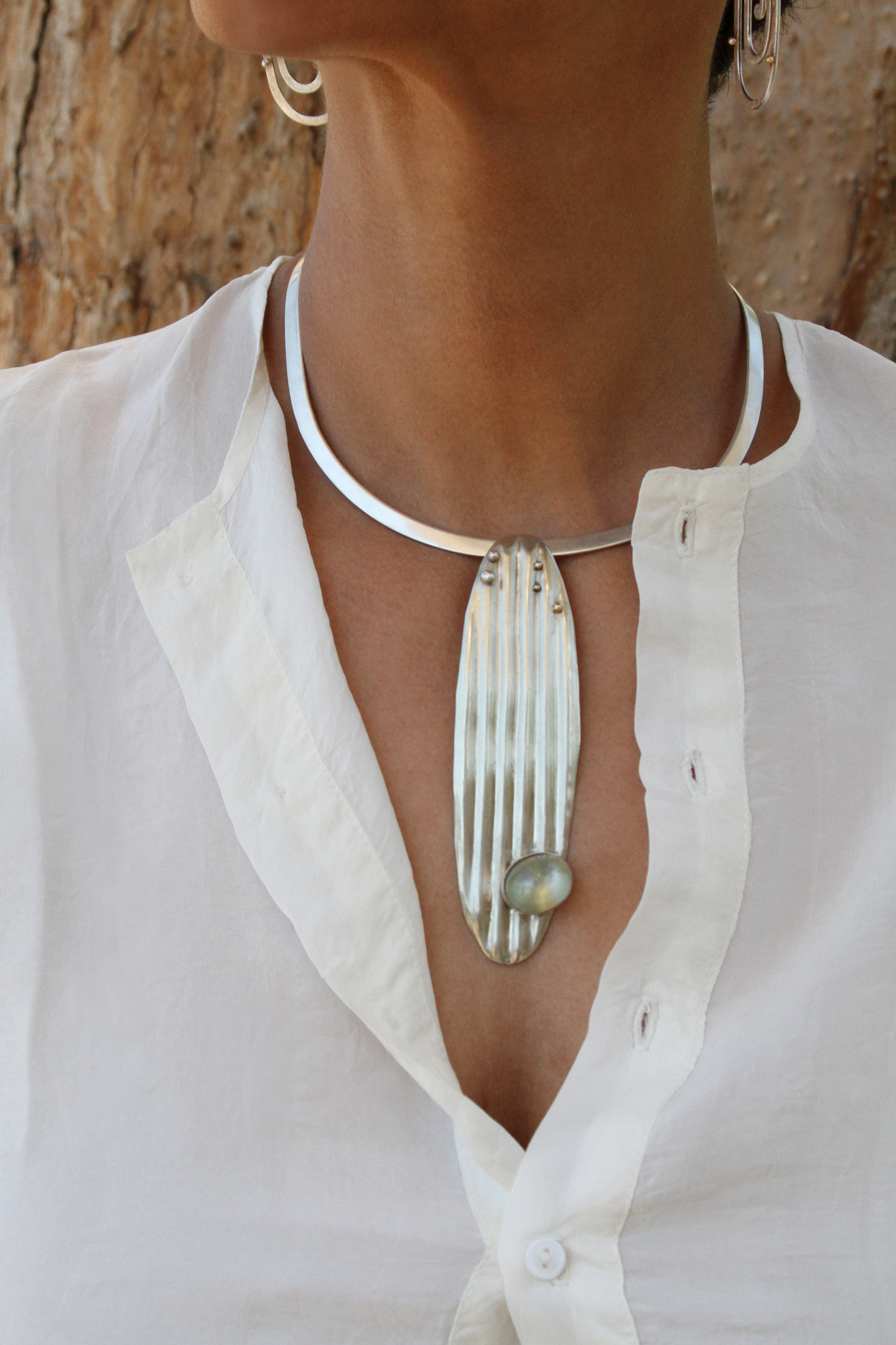 surf necklace