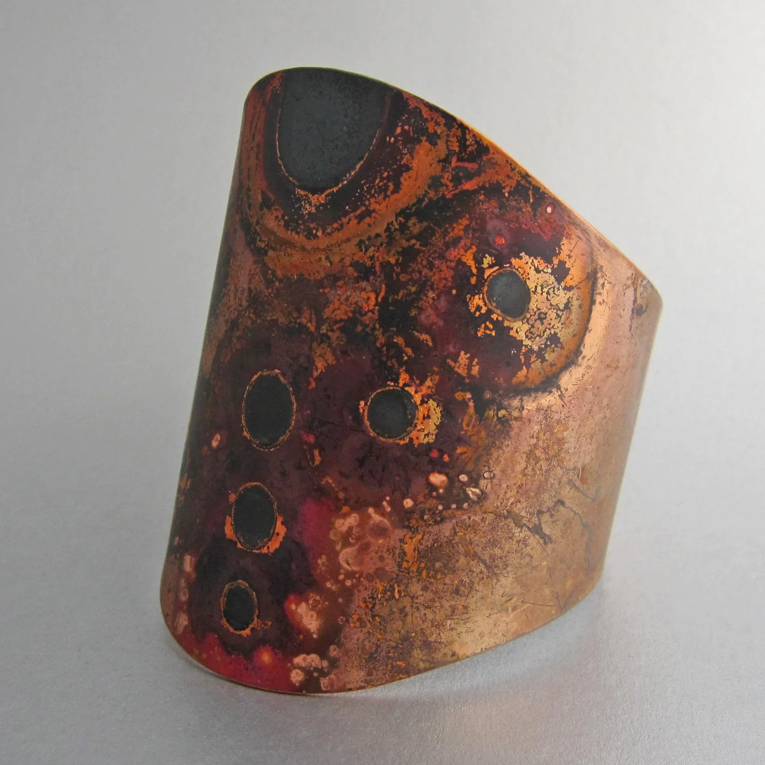 buco-nero-semplice-cuff.jpg