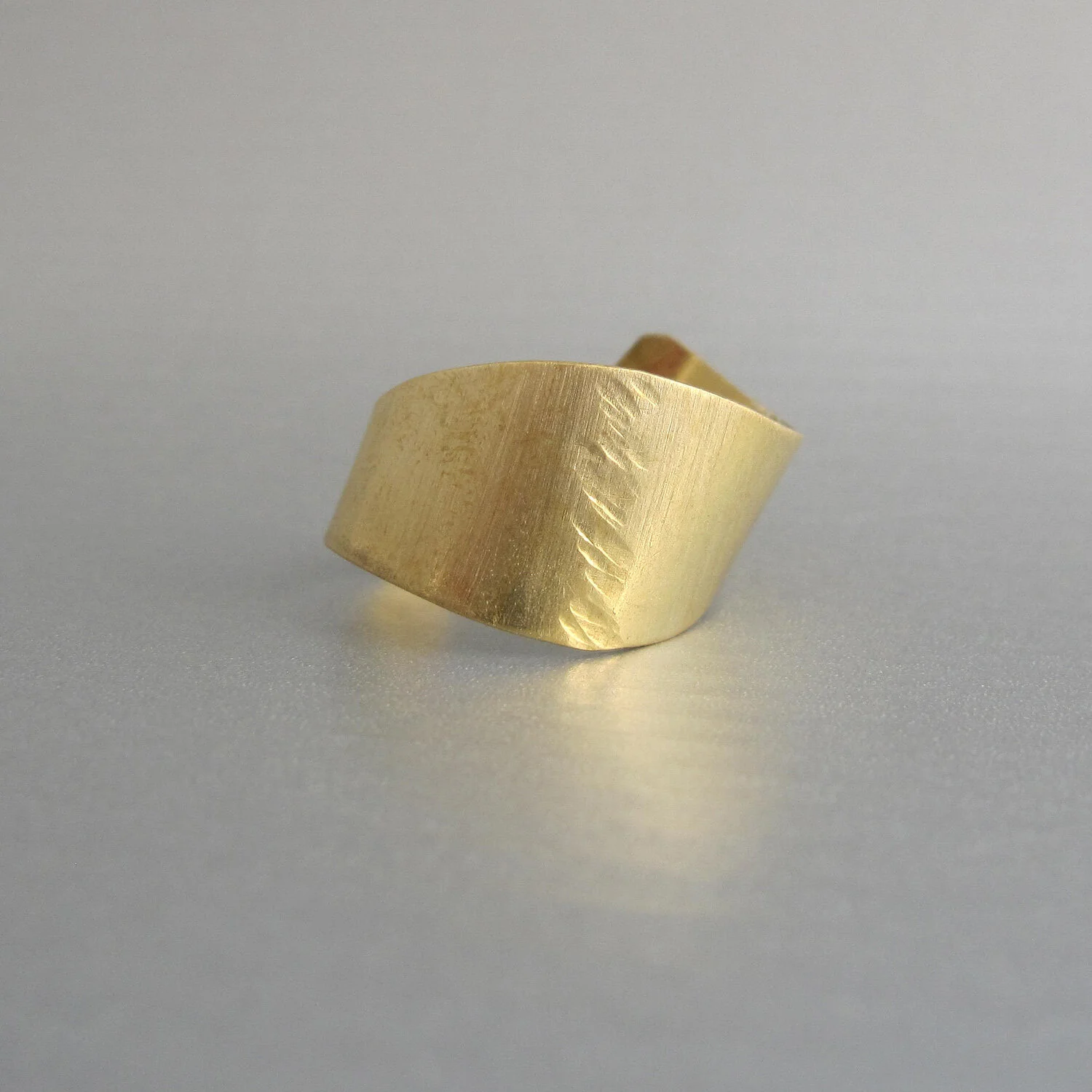 terra-oro-girato-ring-spring18-1.jpg
