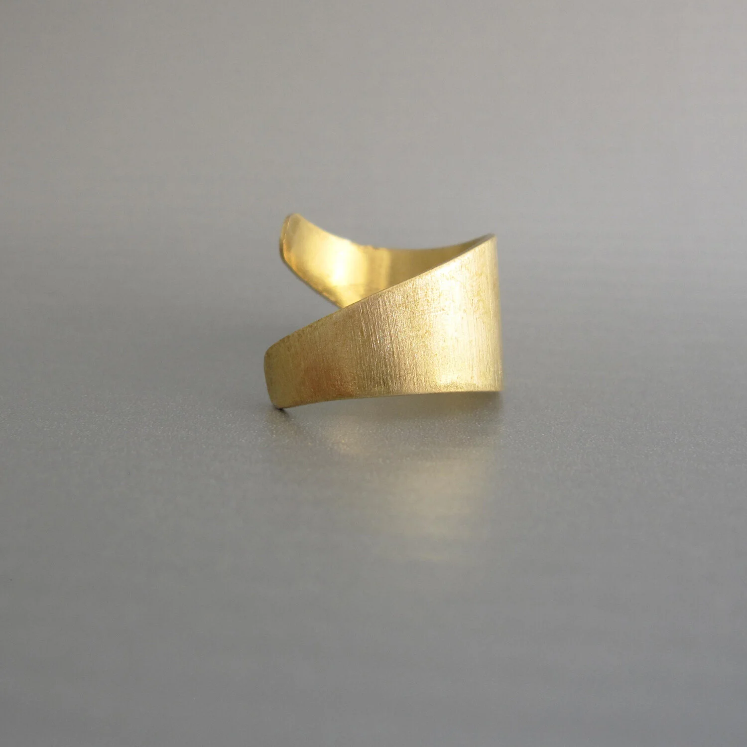 terra-oro-girato-ring-spring18-3.jpg