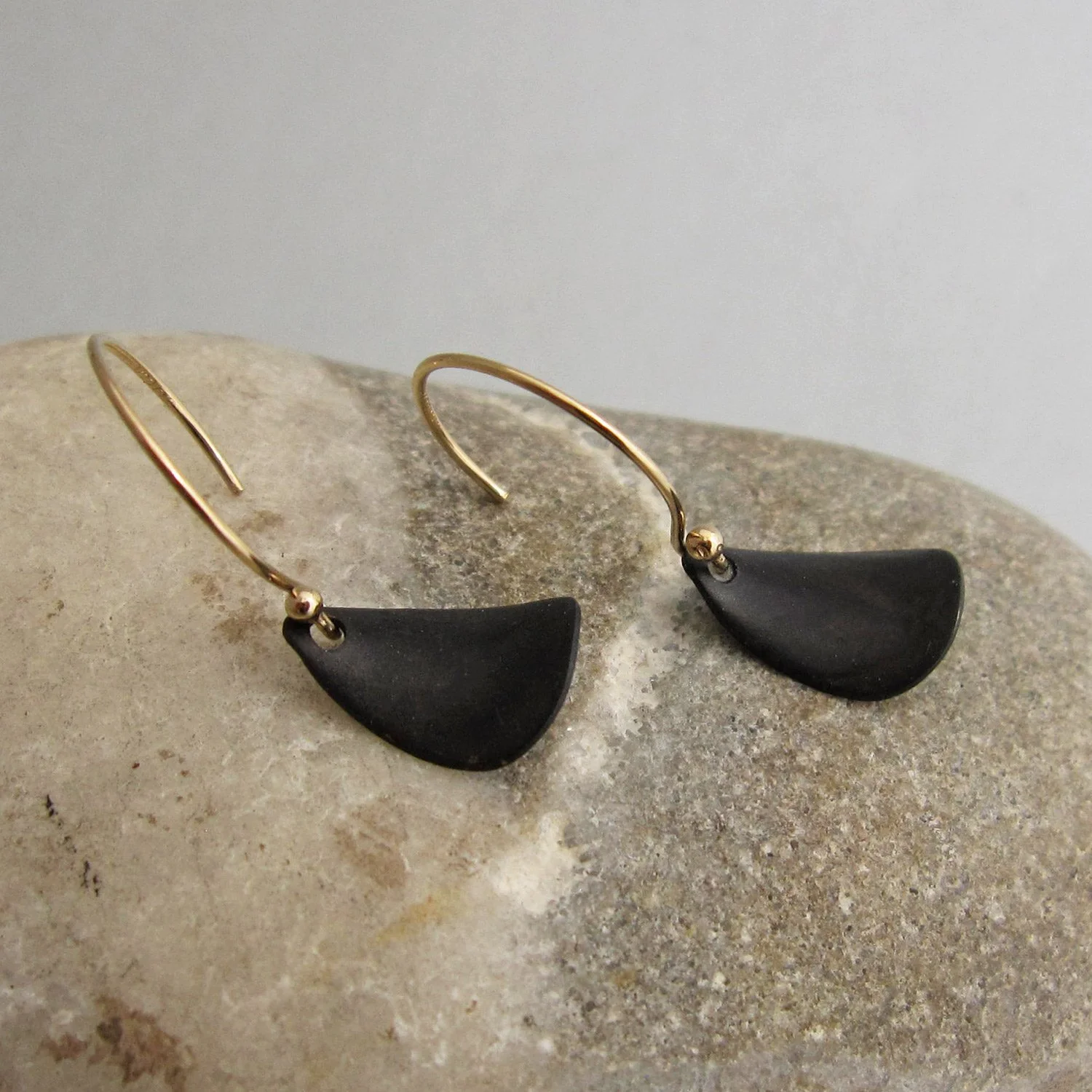 lacrima-di-coyote-earrings-2.jpg