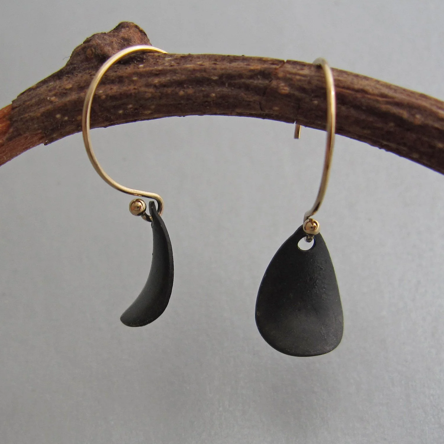 lacrima-di-coyote-earrings-1.jpg