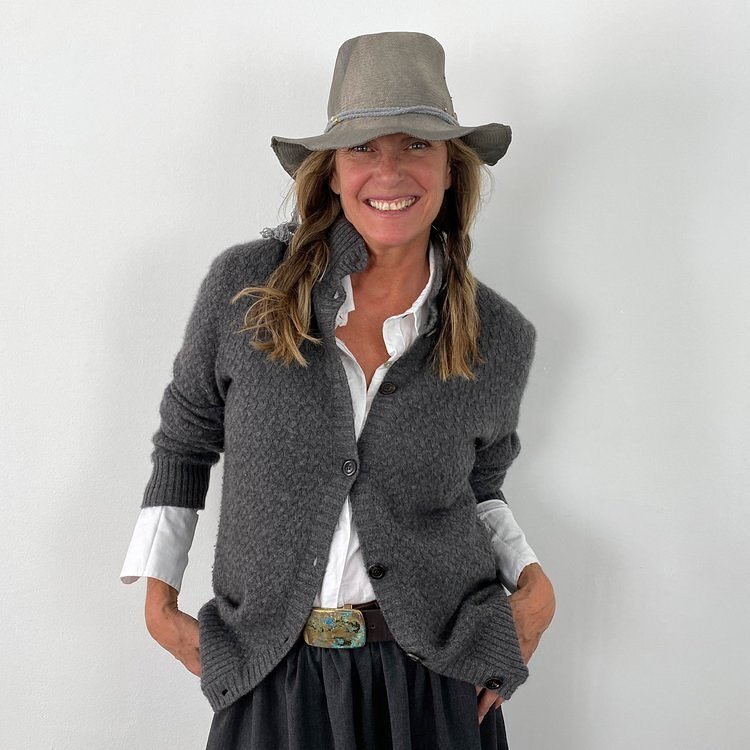 You definitely need a large sun hat this summer. And with it, you will need one of my handmade textile hat bands to make it distinctive. Plus, the hat band can easily become a cool necklace!  Take a look at how Sharon wears it with her own @lotte.99 