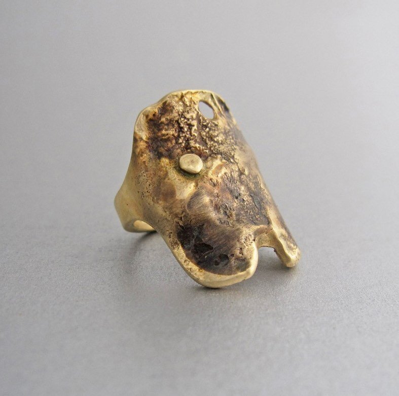 It&rsquo;s here! The handmade &ldquo;fondo marino&rdquo; ring in bronze with partial patina.  Image+design:&copy;️Maddalenabearzi