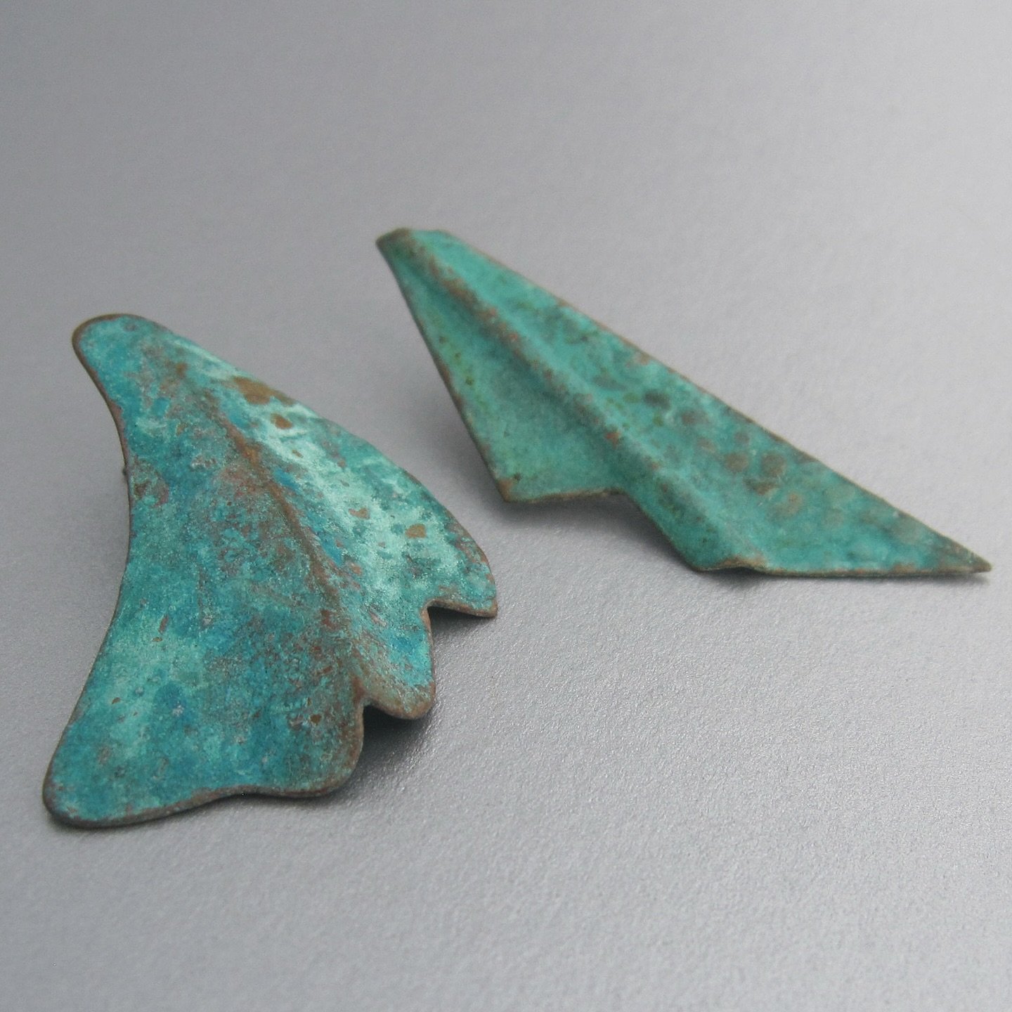 Green moss inspired the design of these organic pair of elegant earrings handcrafted in reclaimed copper (with silver backs).
The earrings are available online in the one of a kind jewelry. 

Image+design:maddalenabearzi