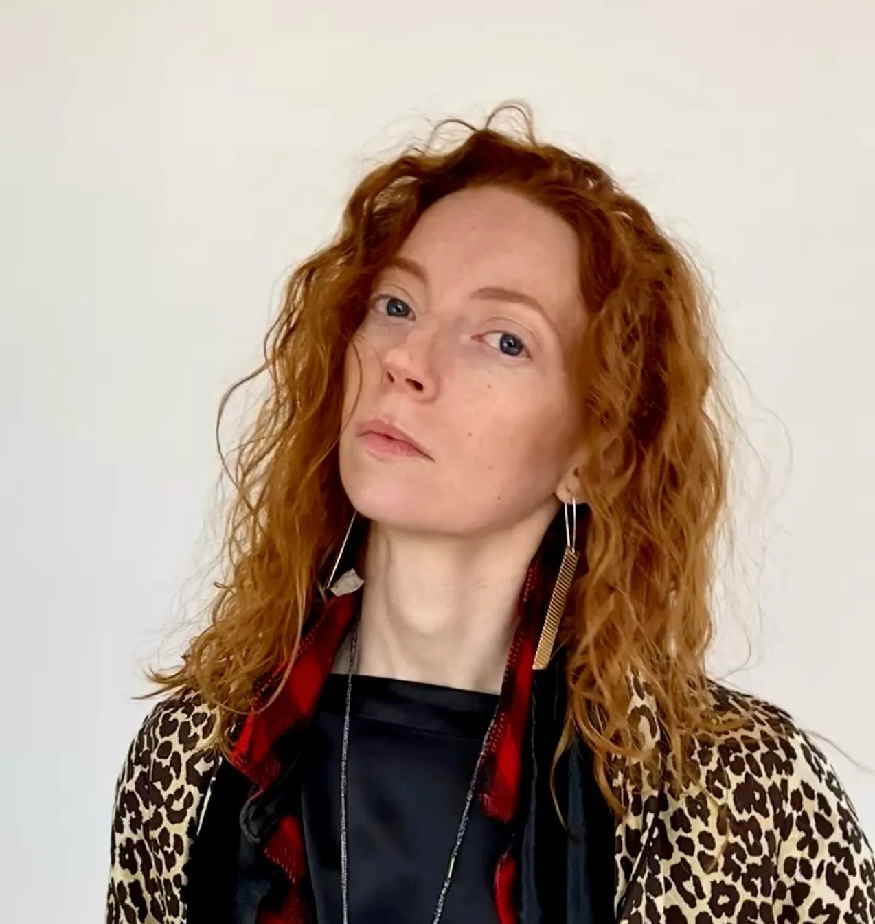 Fall look with increspature sull&rsquo;acqua earrings

Shop online: https://www.maddalenabearzi.com/handmade-limited-editions/increspature-sullacqua-earring

Jewelry: @maddalenabearzi 
Clothing: @lotte.99 
Model: Frances Parson - @francesparsonsoffic