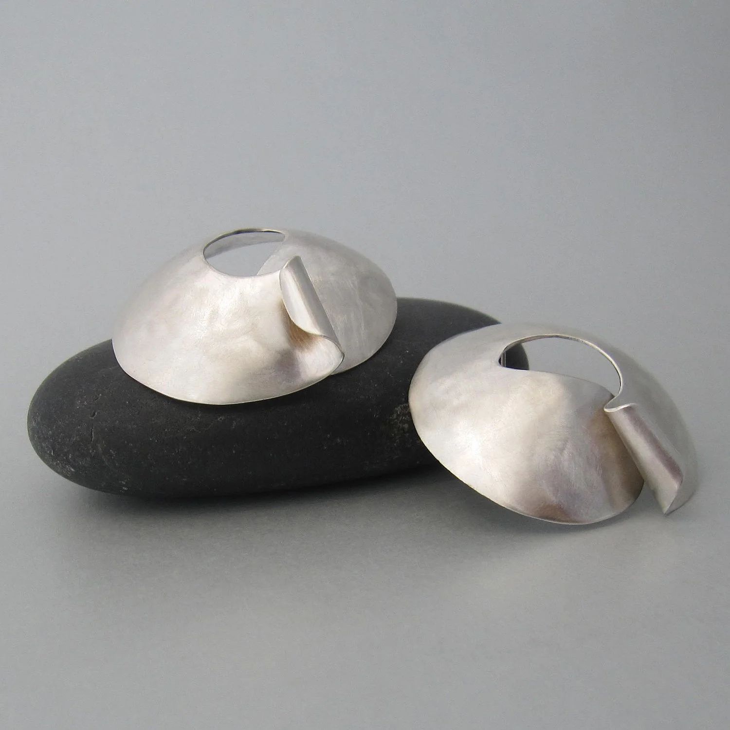 How to clean jewelry with soap