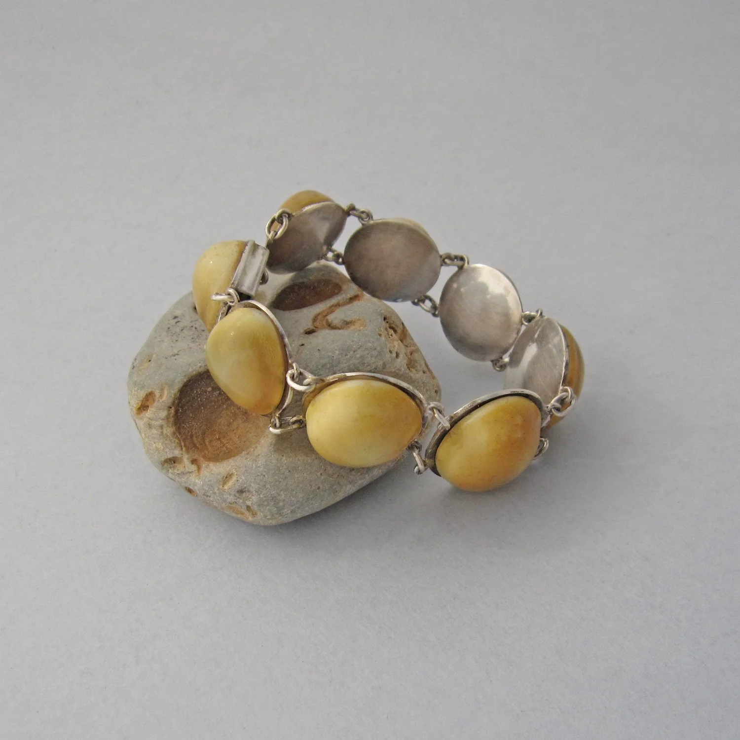 operculum-silver-bracelet-2.jpg