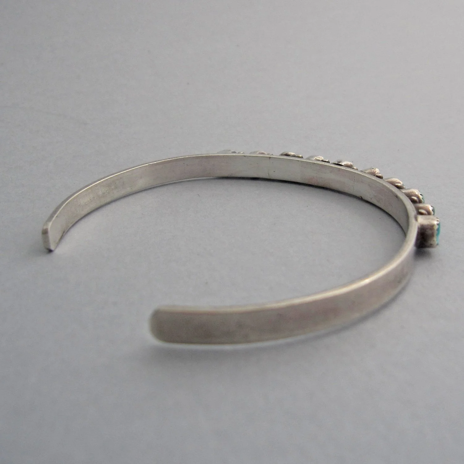 Vintage-1940s-silver-cuff-with-turquoises-3.jpg