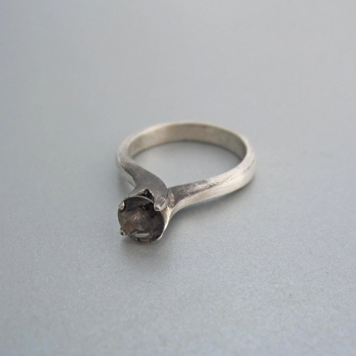 quarzo-fumato-ring-1-(smokey-quartz,-silver).jpg
