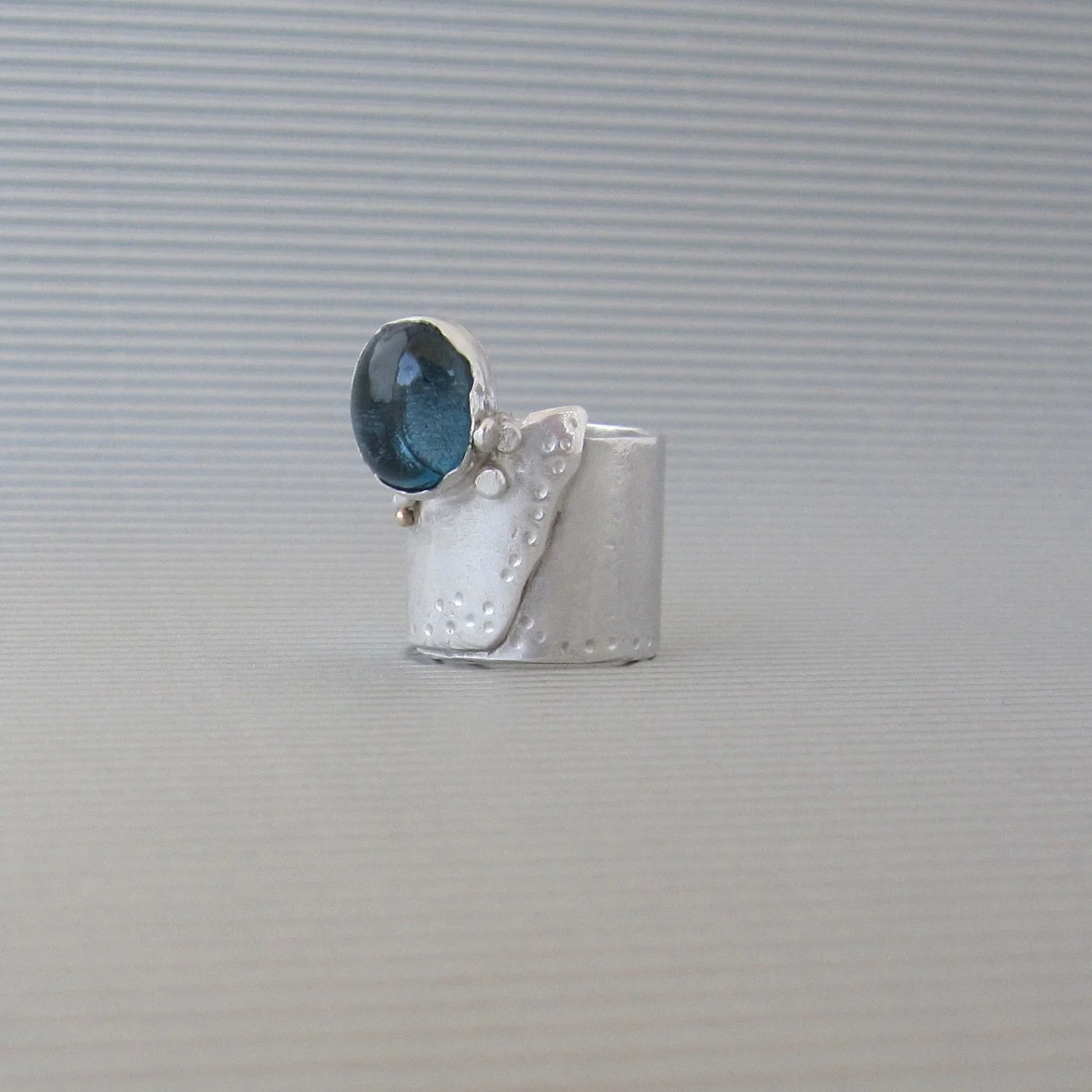 albero-blue-ring-1-(blue-saphirre,-fine-silver,-14k-gold).jpg