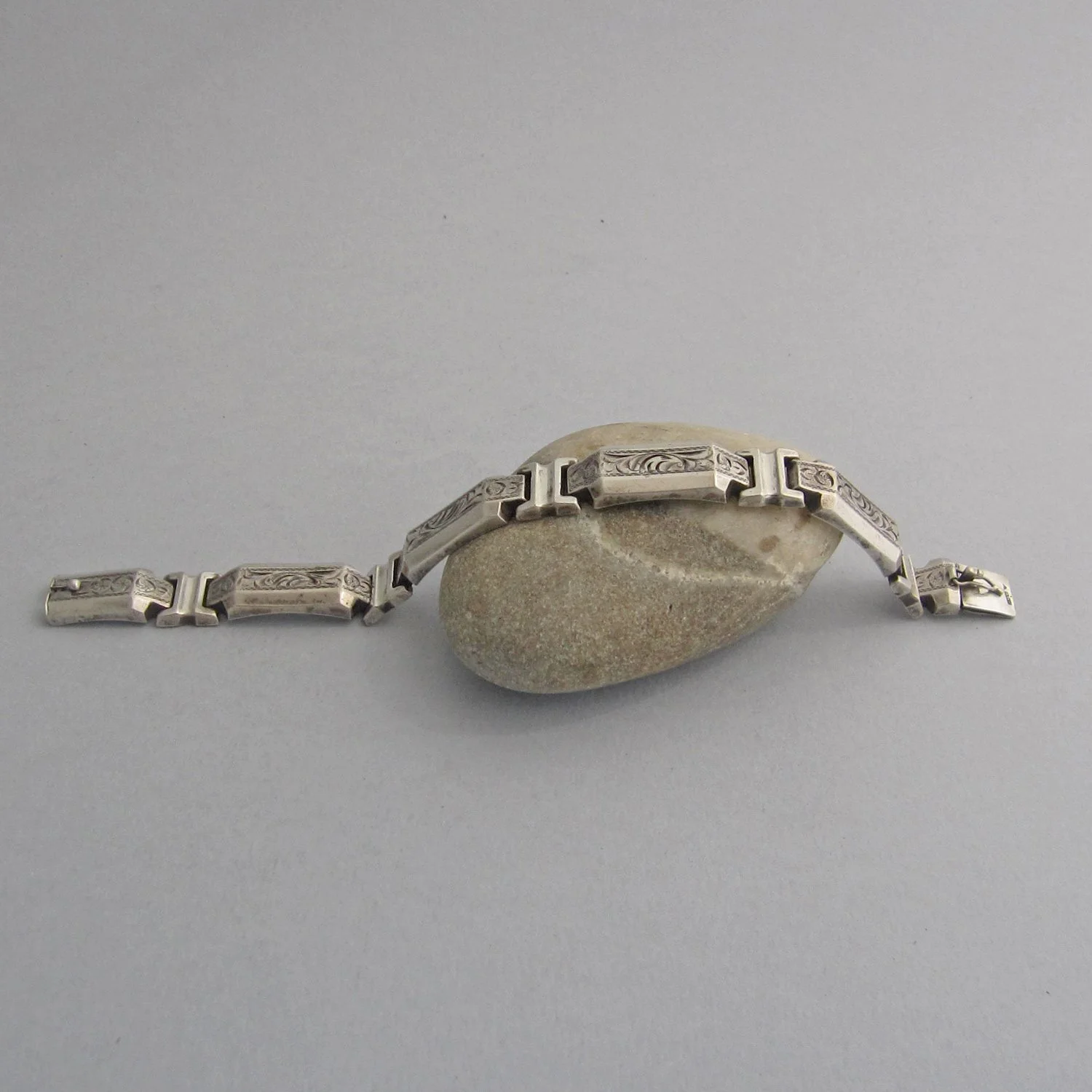 vintage-PA-800-silver-panel-bracelet-4.jpg