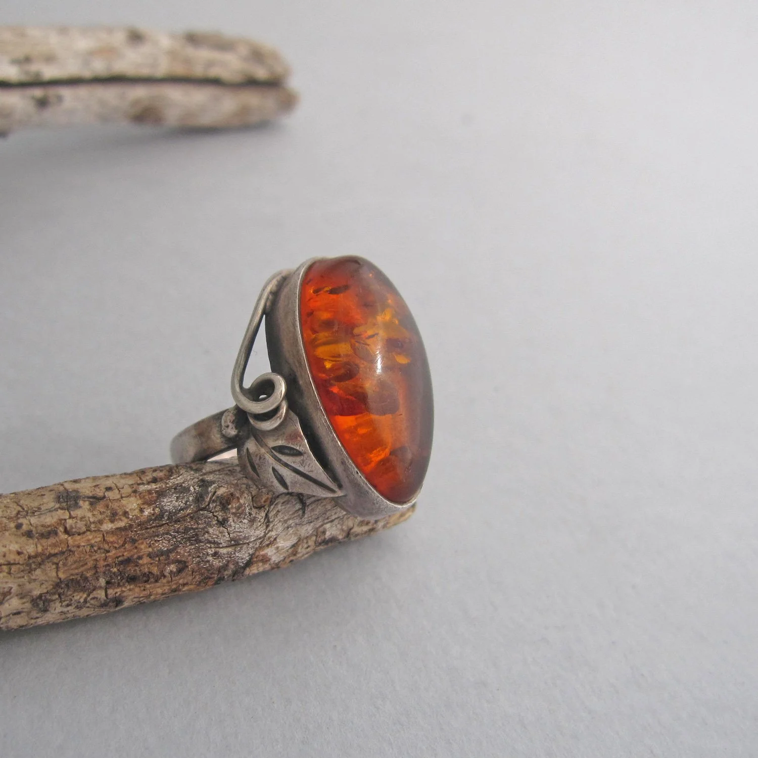 silver-ring-in-silver-and-amber-stone-3.jpg