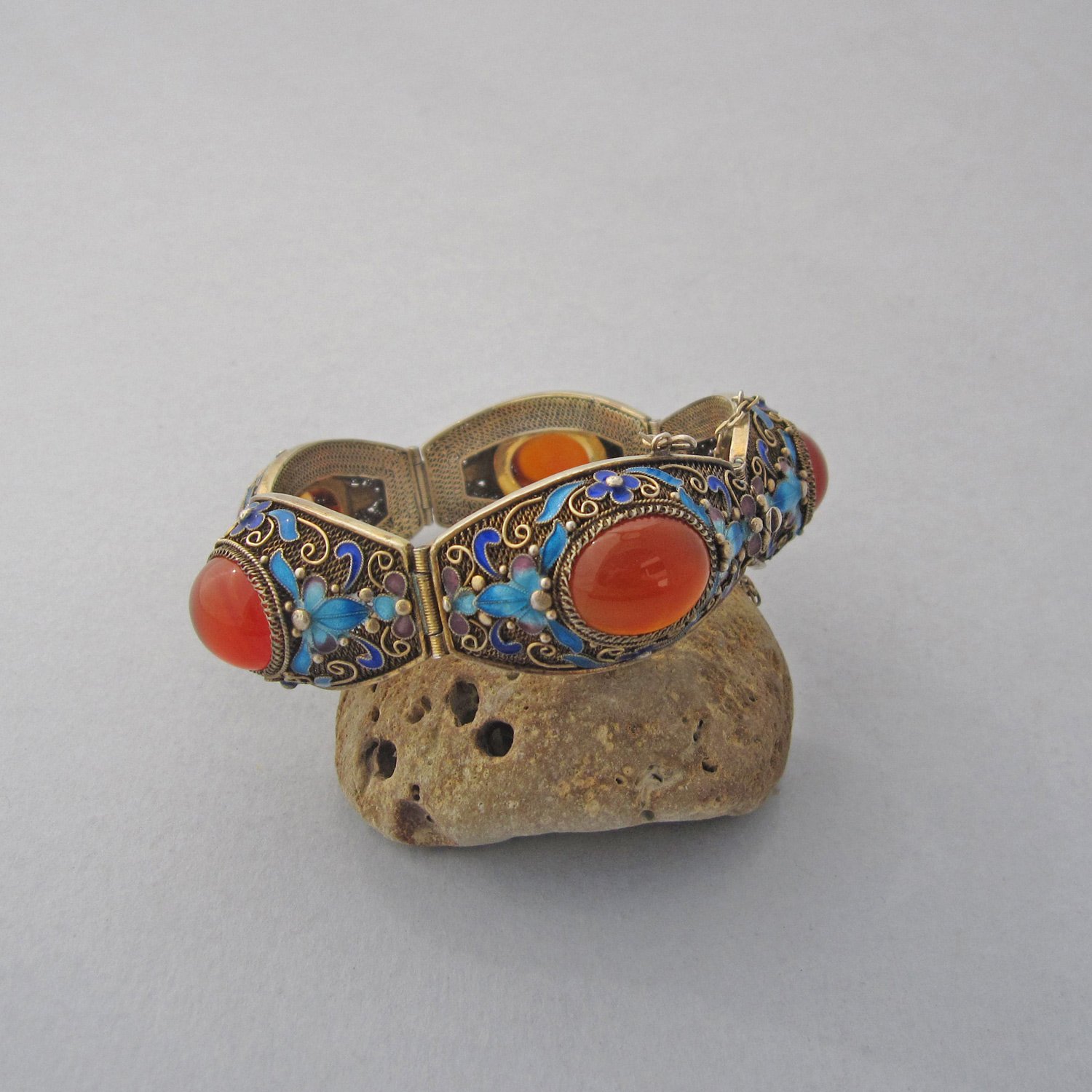 Chinese-Gilded-Silver-Filigree-Bracelet-with-natural-agate-and-enamel-6.jpg