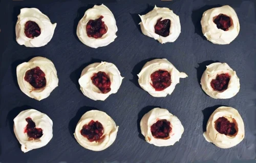 winter berry meringue--apés