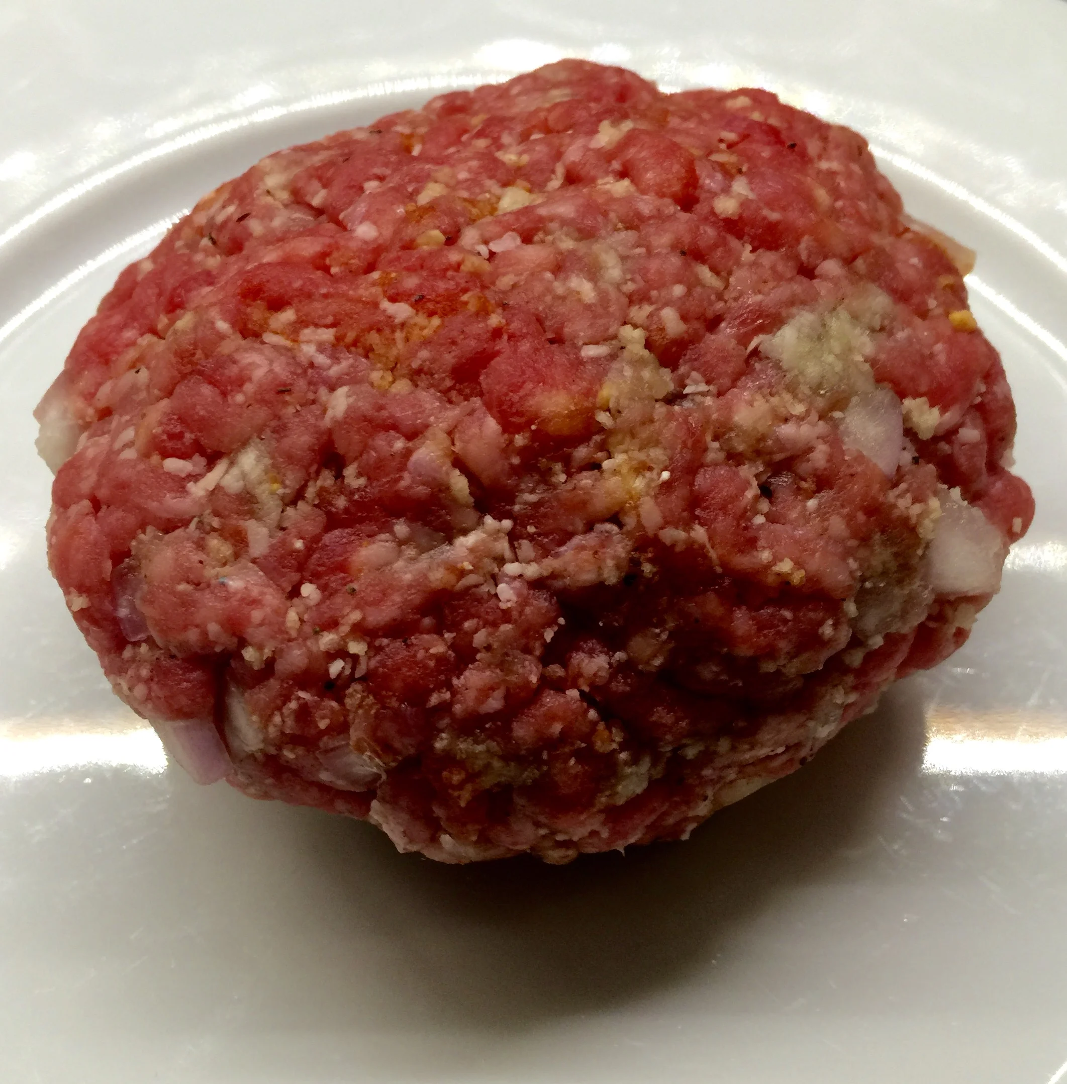 shaping the beef burgers