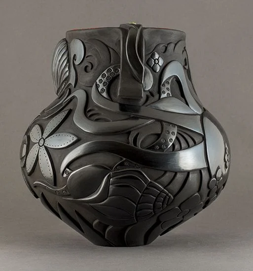 Blackware octopus pot Tammy Garcia (IG: tammygarciaart )