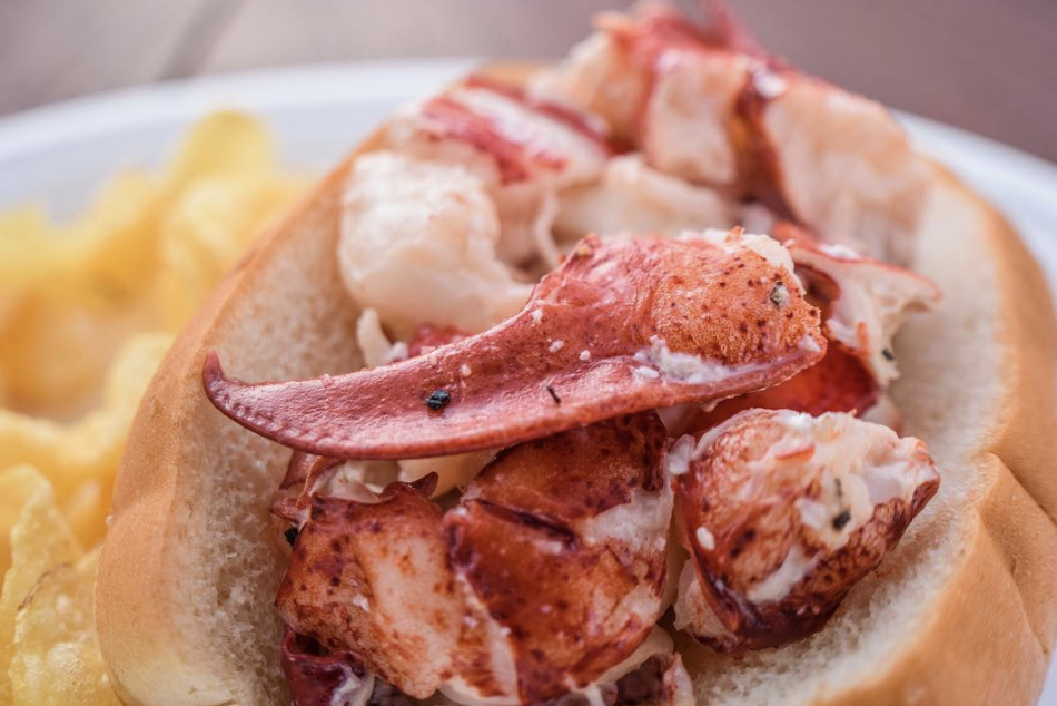 Bramhalls Country Store lobster roll - Plymouth, MA (image: Bramhalls)