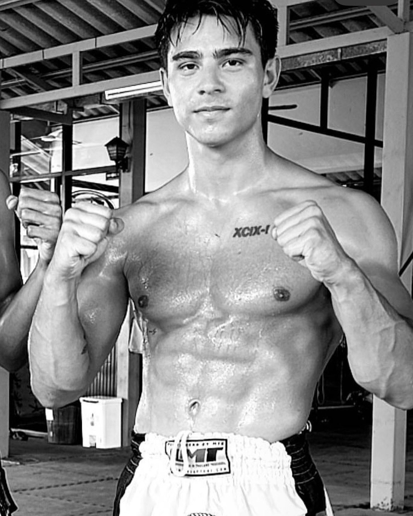 Leon Montero m&ouml;ter David &Ouml;hman i en A-klass -65kg p&aring; Royal Muaythai! 🔥 
&rdquo;Det k&auml;nns riktigt kul och jag &auml;r taggad! Lite sjukt att f&aring; k&ouml;ra p&aring; s&aring; stora galor s&aring; tidigt i karri&auml;ren,&rdquo