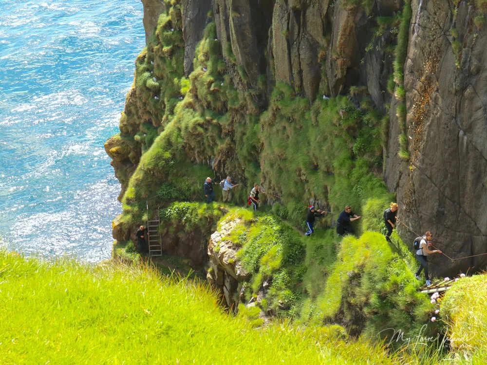 Climbing up Stóra Dímun