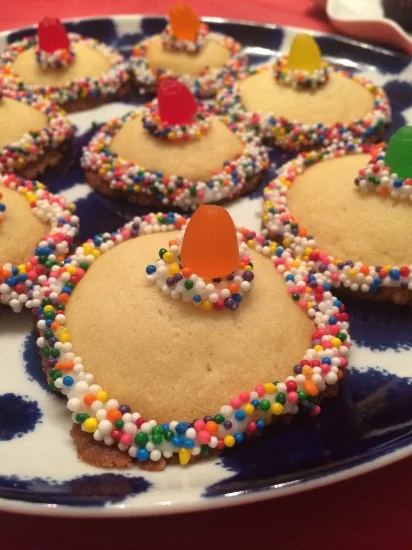 Attended a Cinco De Mayo party, and indulged in a few of these adorable sombrero cookies!